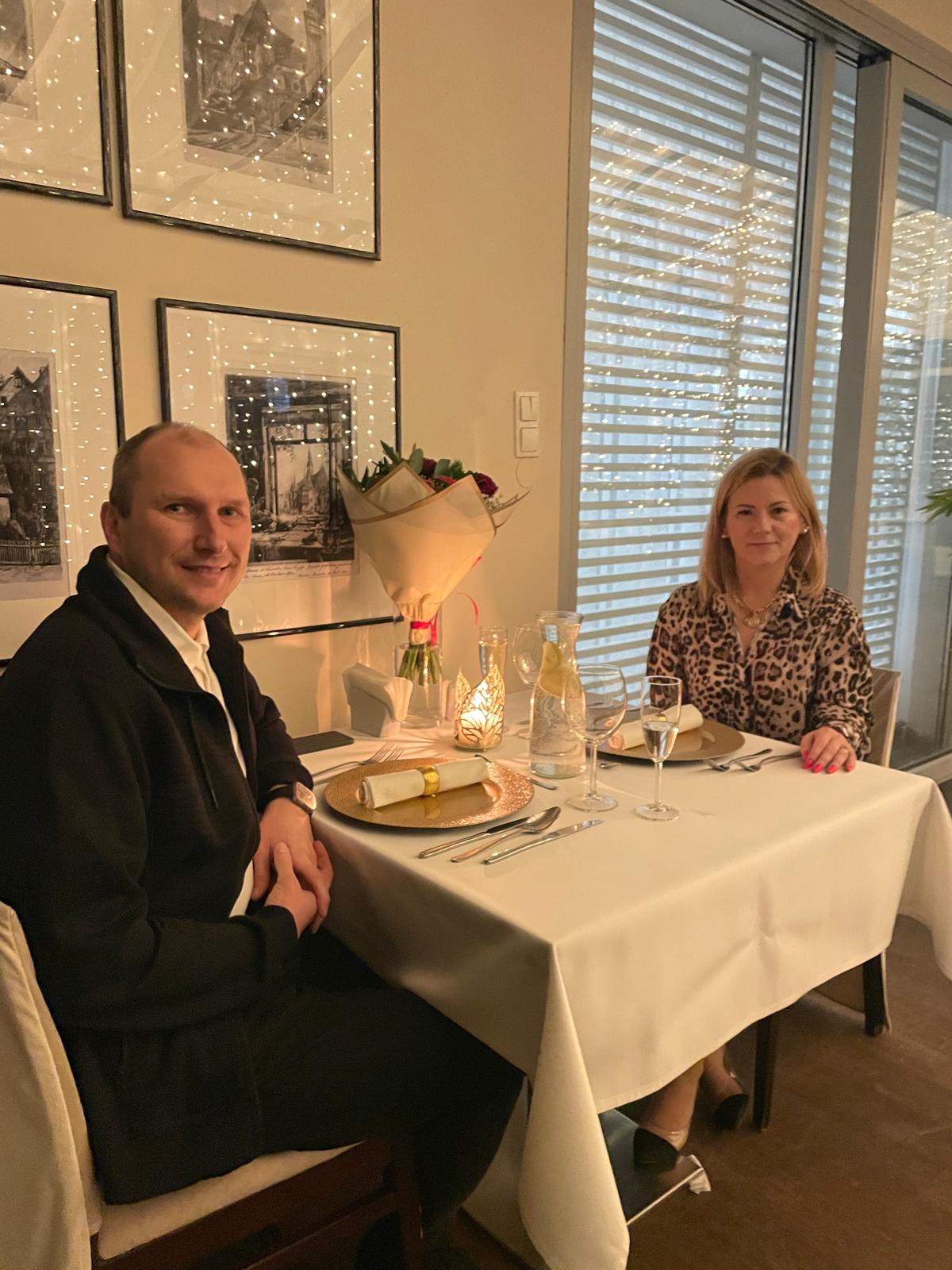 WYWIAD - WSPOMNIENIA Z HOTELEM AZYL<br />
